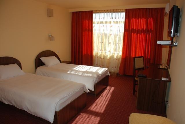 Hotel Coliseum Calafat Quarto foto